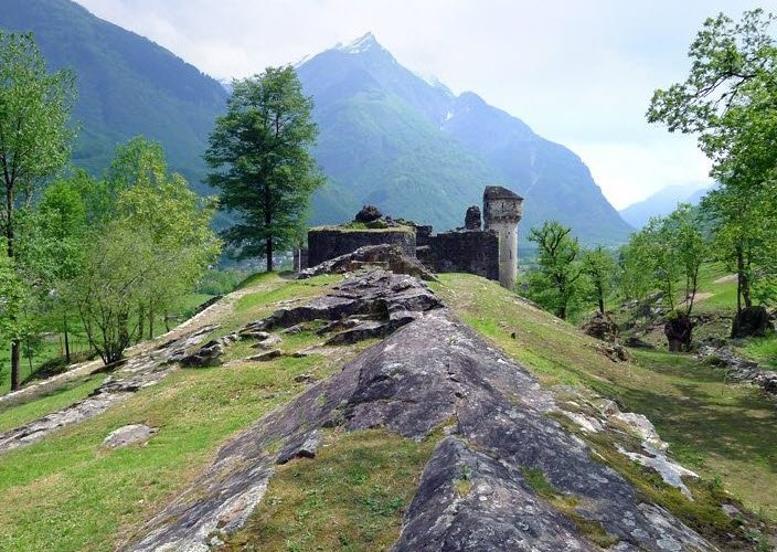 Ruina del Castel di Stalvedro, Airolo, Switzerland, Switzerland